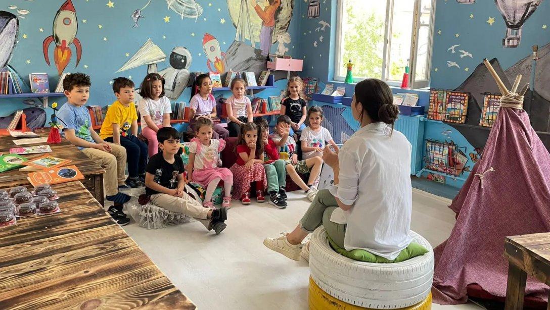 #TemelEğitimde10000OkulProjesi Kapsamında 75. Yıl İlkokulu Anasınıfı Öğrencileri Pamukova Sıfır Atık Kütüphanesini Ziyaret Etti