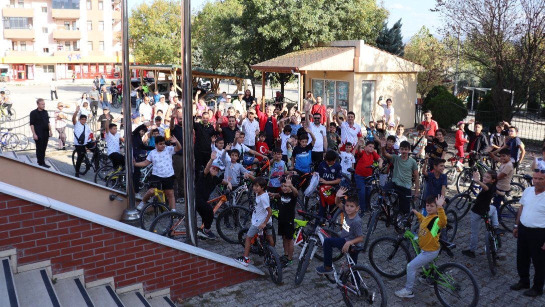 Cumhuriyetin 100. Yılı Etkinlikleri Kapsamında Bisiklet Turu Gerçekleştirildi.