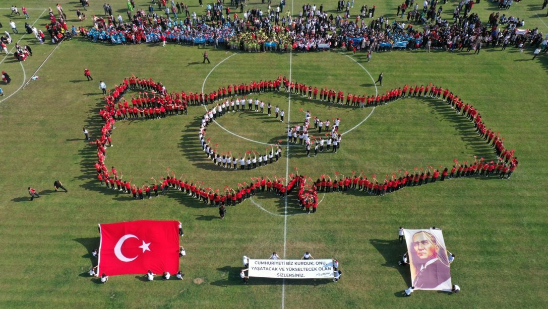 Cumhuriyetin 100. Yılı Etkinlikleri Kapsamında Cumhuriyet Bayramı Töreni Gerçekleştirildi.