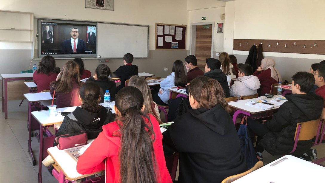 Cumhuriyet Haftası kapsamında bugün, tüm okullarımızda öğrencilerimiz ilk derste 