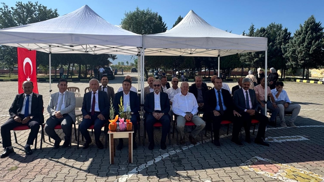 İlköğretim Haftası kapsamında Kutlama Programı gerçekleştirildi.